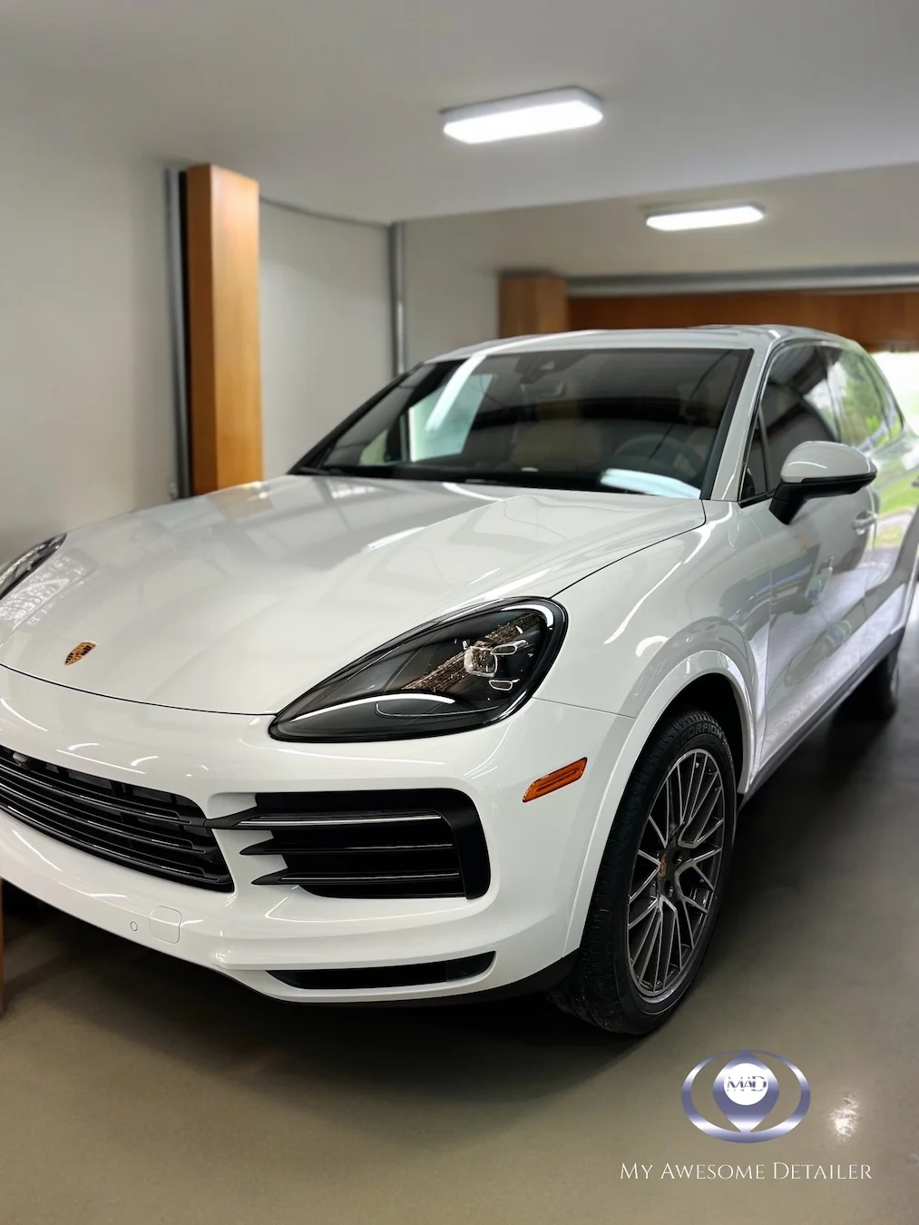 White Porsche Cayenne